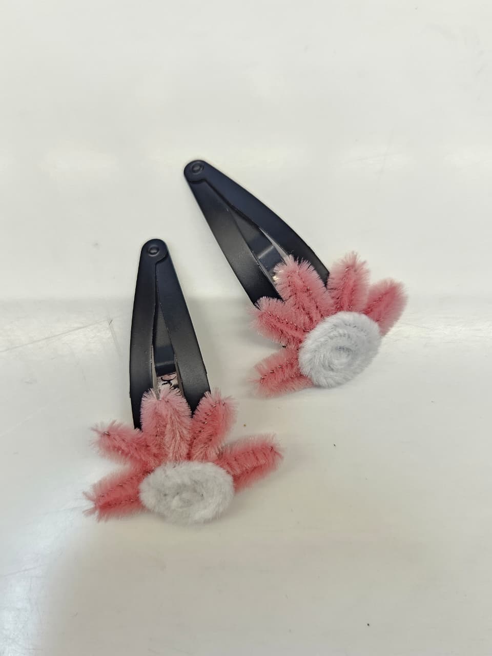 Pink Daisy Tic-Tac Clips